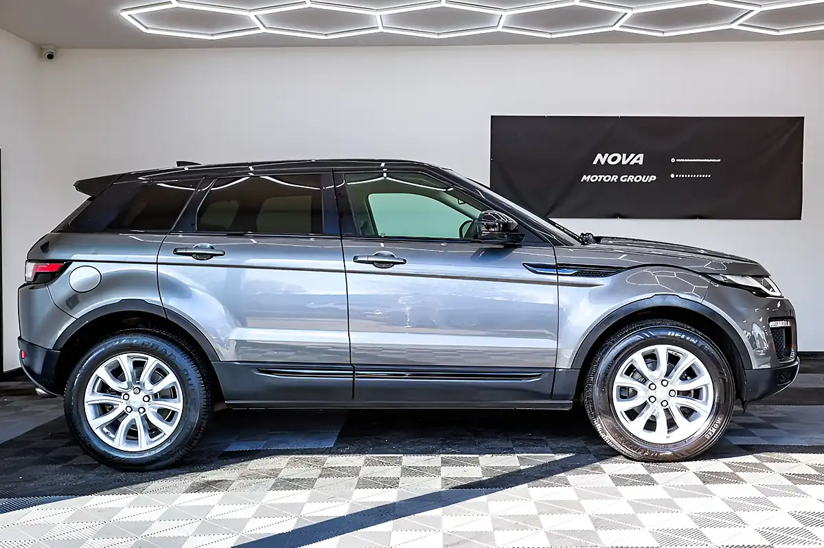 Used 2016 Land Rover Range Rover Evoque Se Tech Grey - Interior and Exterior details 5