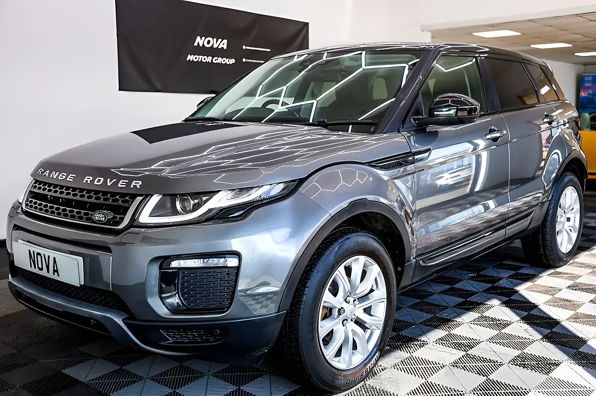 Used 2016 Land Rover Range Rover Evoque Se Tech Grey - Interior and Exterior details 7