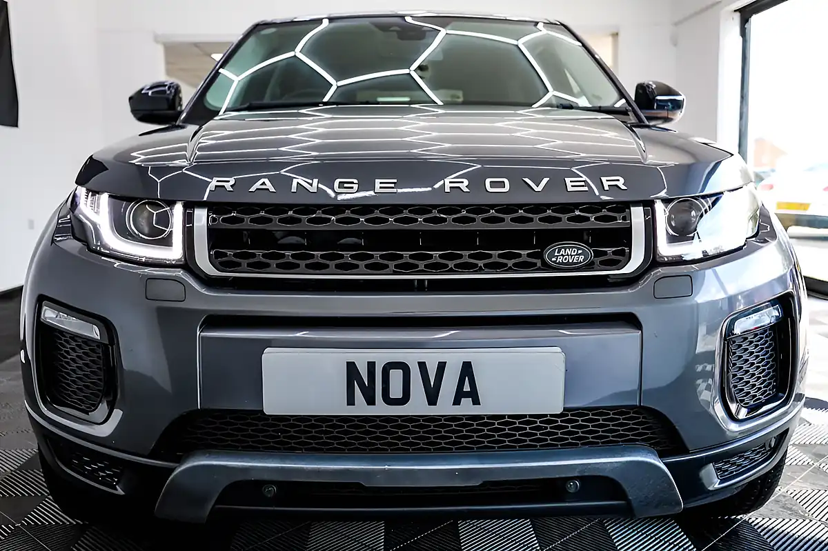Used 2016 Land Rover Range Rover Evoque Se Tech Grey - Interior and Exterior details 8