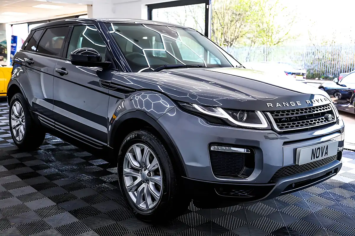 Used 2016 Land Rover Range Rover Evoque Se Tech Grey - Interior and Exterior details 9
