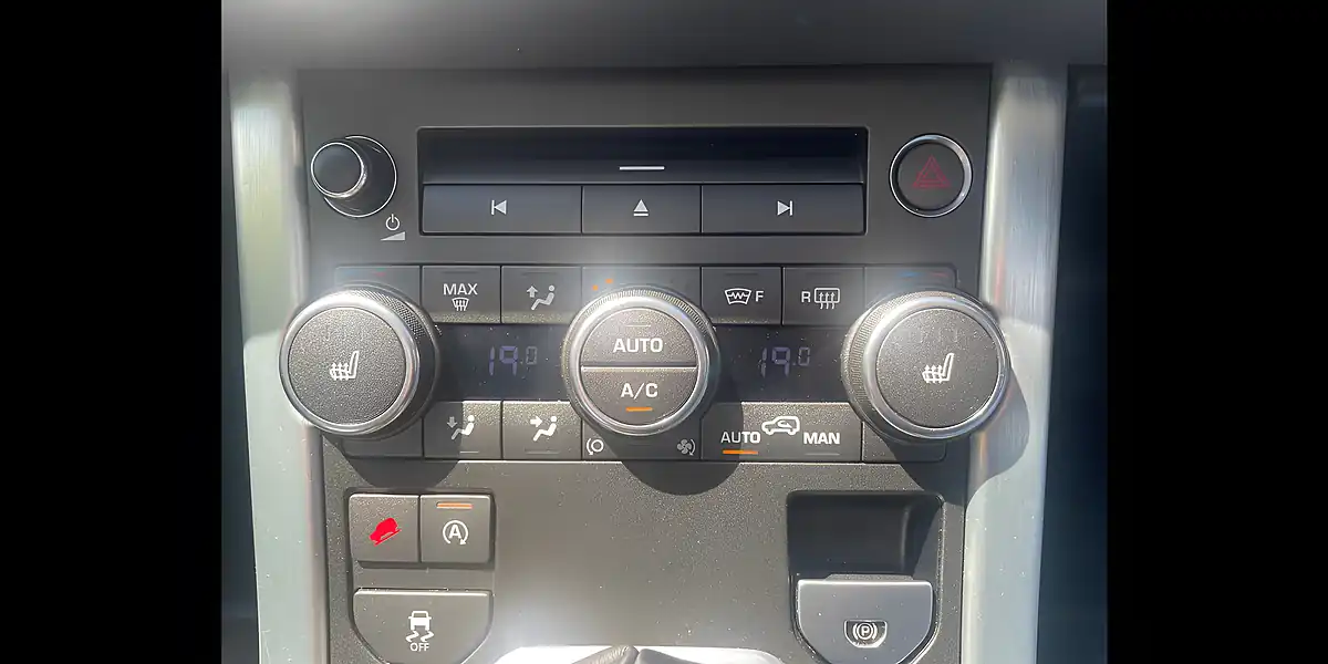Used 2016 Land Rover Range Rover Evoque Se Tech Red - Interior and Exterior details 19