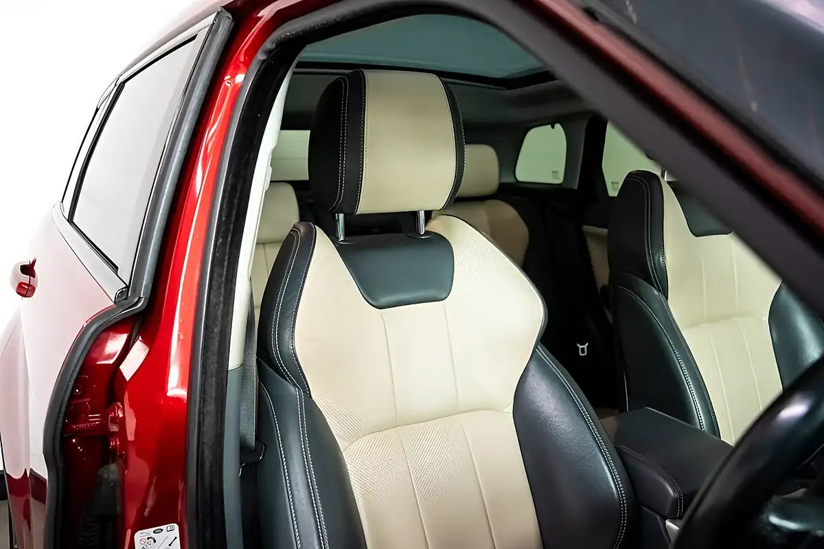 Used 2016 Land Rover Range Rover Evoque Se Tech Red - Interior and Exterior details 4