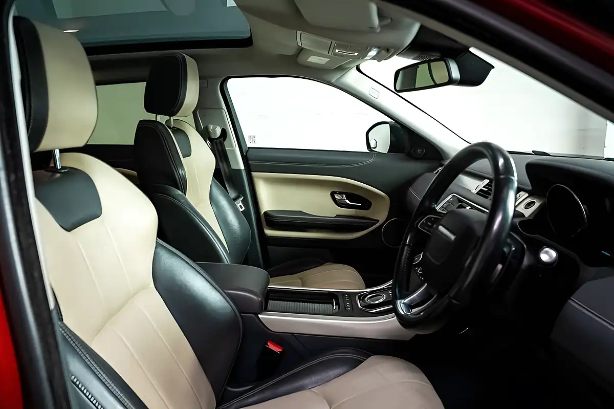 Used 2016 Land Rover Range Rover Evoque Se Tech Red - Interior and Exterior details 5
