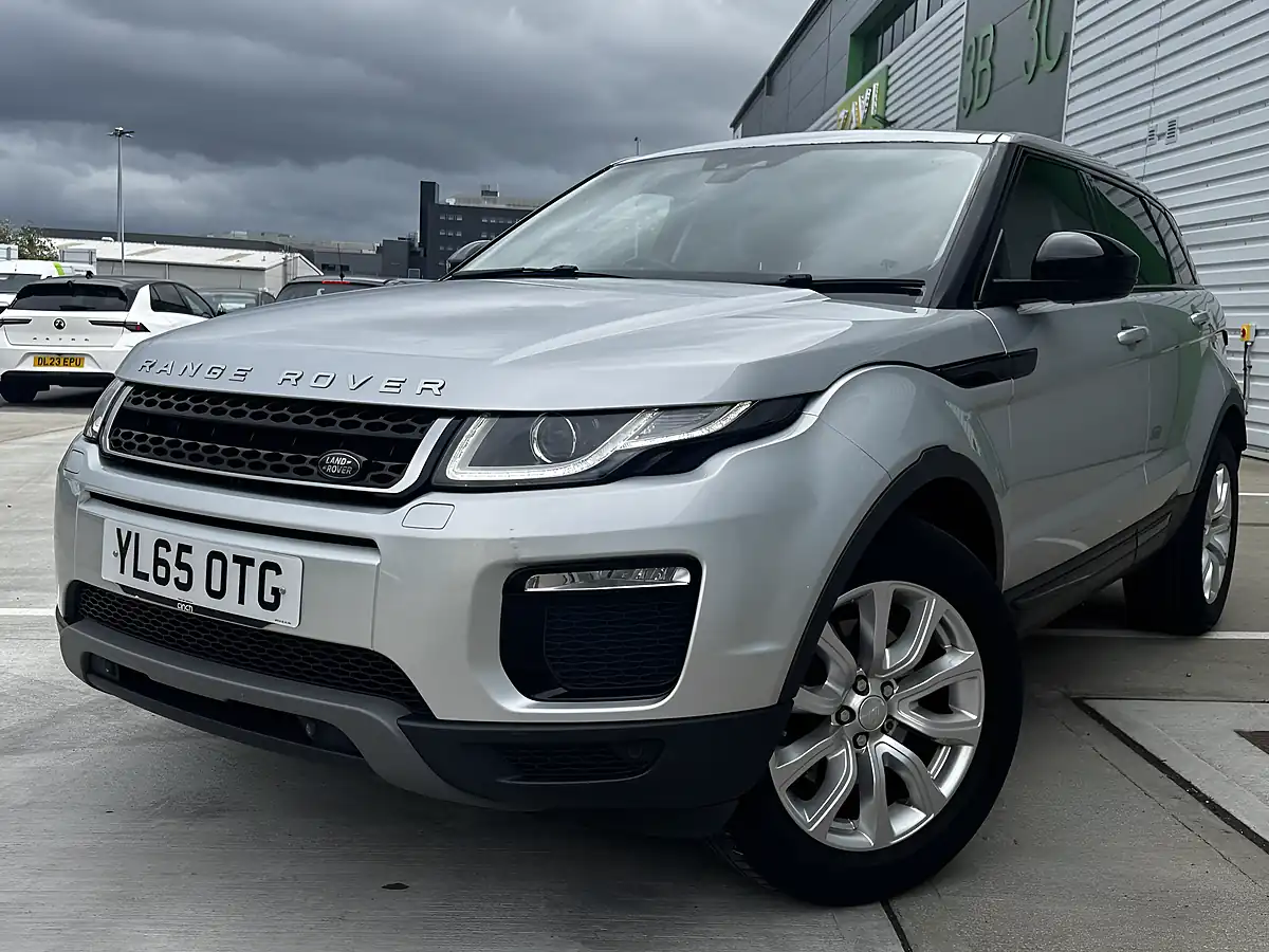 Used 2016 Land Rover Range Rover Evoque Se Tech Silver - Interior and Exterior details 4