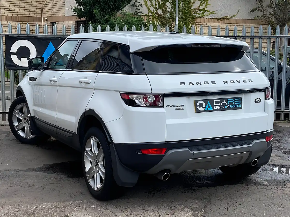 Used 2016 Land Rover Range Rover Evoque Se White - Interior and Exterior details 4