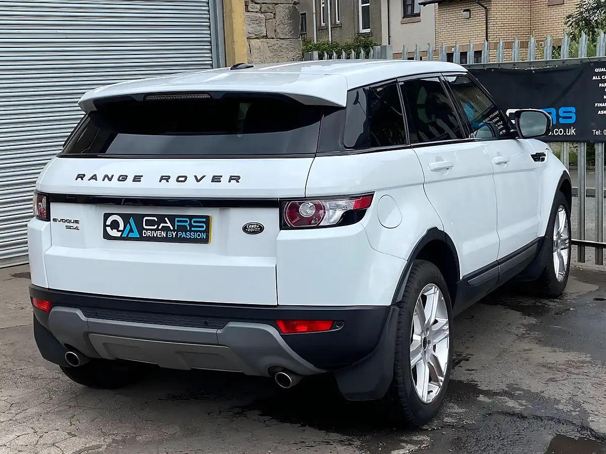 Used 2016 Land Rover Range Rover Evoque Se White - Interior and Exterior details 8