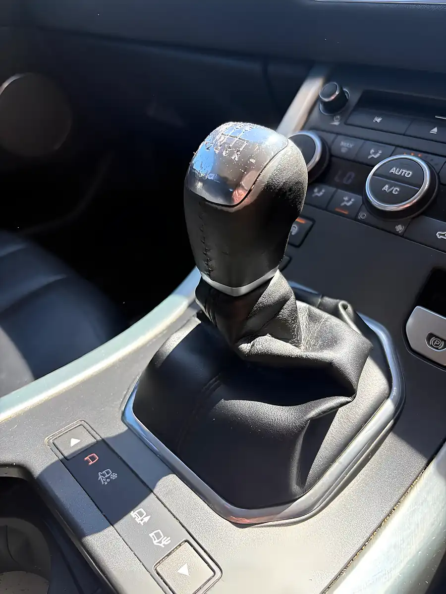Used 2016 Land Rover Range Rover Evoque Se White - Interior and Exterior details 9