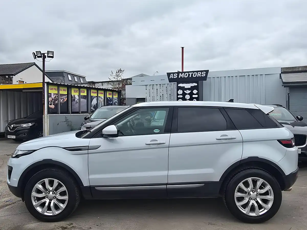 Used 2016 Land Rover Range Rover Evoque Se White - Interior and Exterior details 4