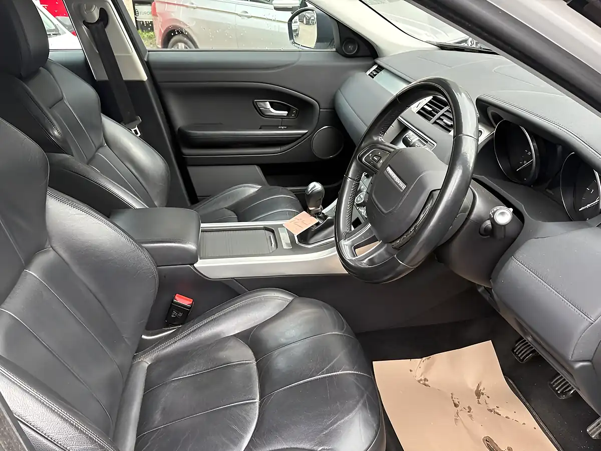 Used 2016 Land Rover Range Rover Evoque Se White - Interior and Exterior details 12