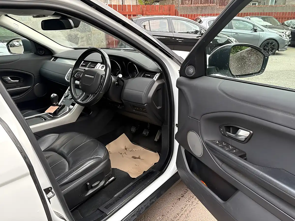 Used 2016 Land Rover Range Rover Evoque Se White - Interior and Exterior details 13