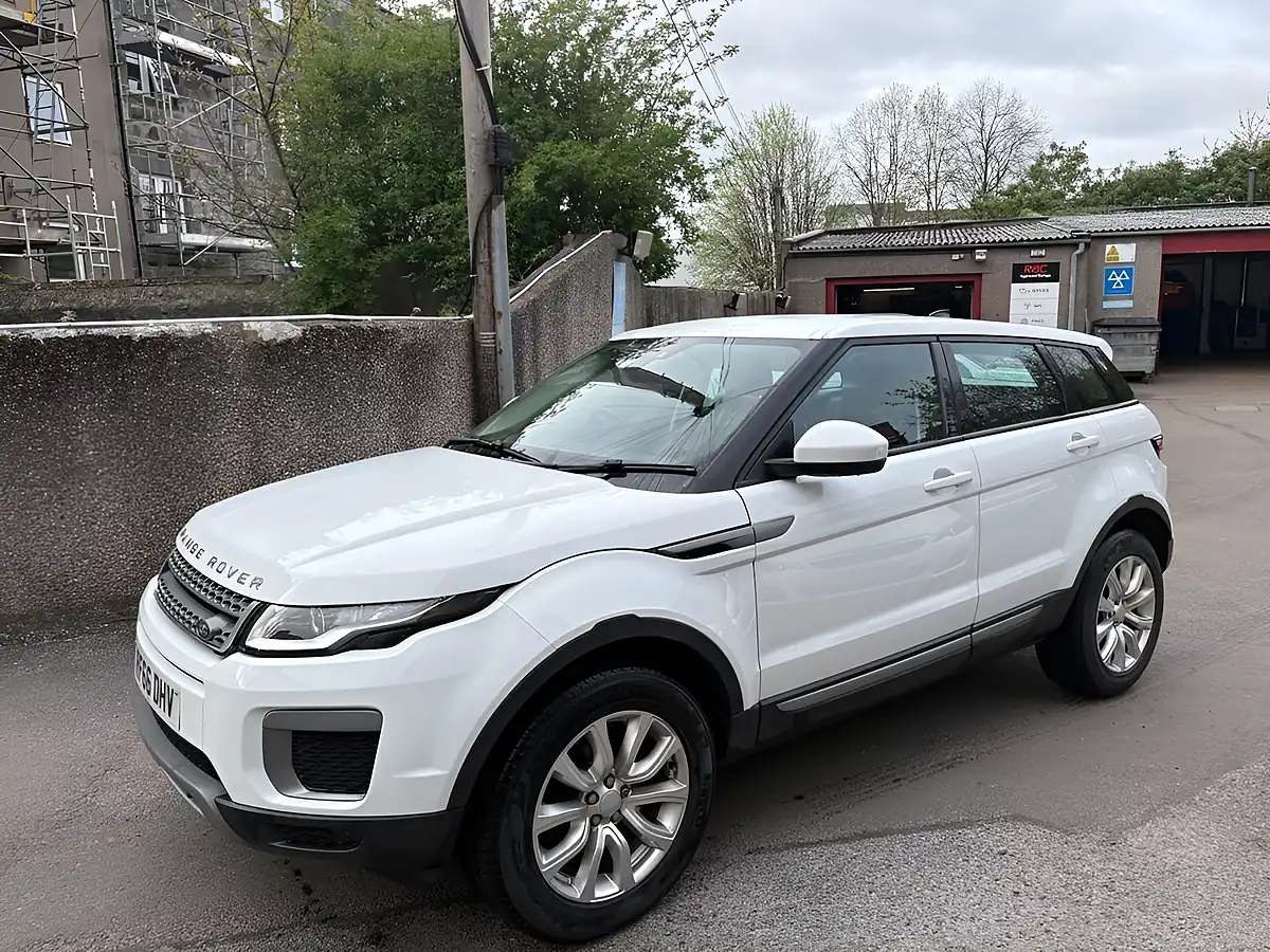 Used 2016 Land Rover Range Rover Evoque Se White - Interior and Exterior details 5