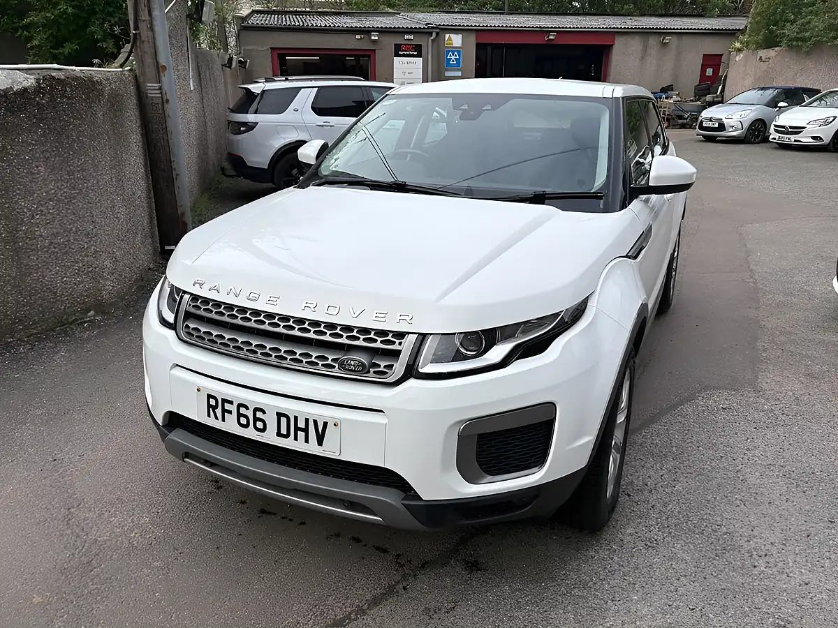 Used 2016 Land Rover Range Rover Evoque Se White - Interior and Exterior details 7