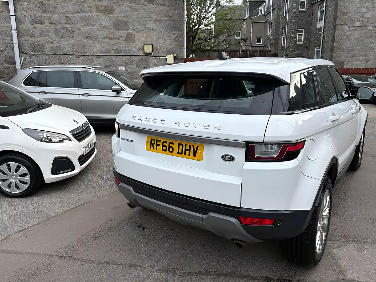 Used 2016 Land Rover Range Rover Evoque Se White - Interior and Exterior details 8