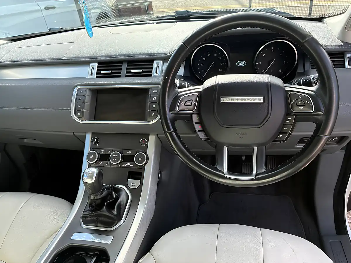 Used 2016 Land Rover Range Rover Evoque Se White - Interior and Exterior details 15