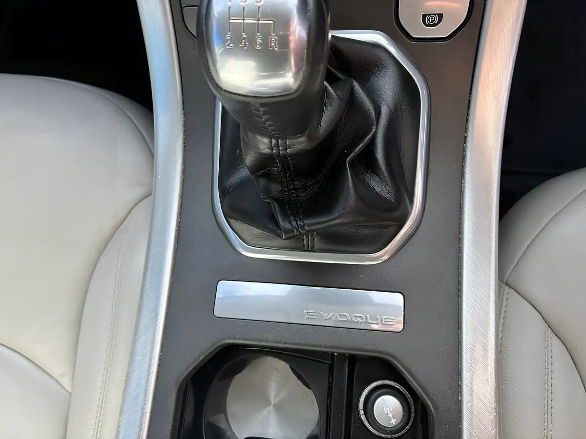 Used 2016 Land Rover Range Rover Evoque Se White - Interior and Exterior details 17