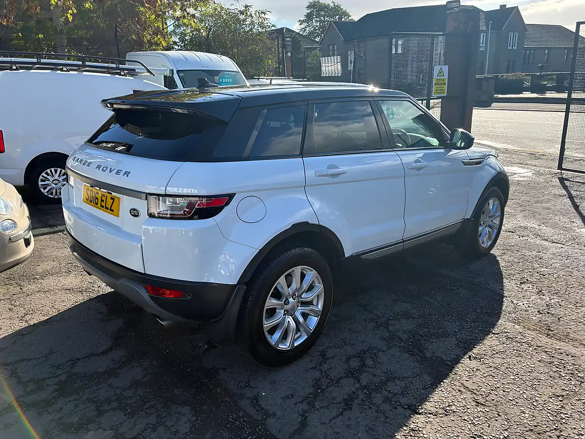 Used 2016 Land Rover Range Rover Evoque Se White - Interior and Exterior details 3