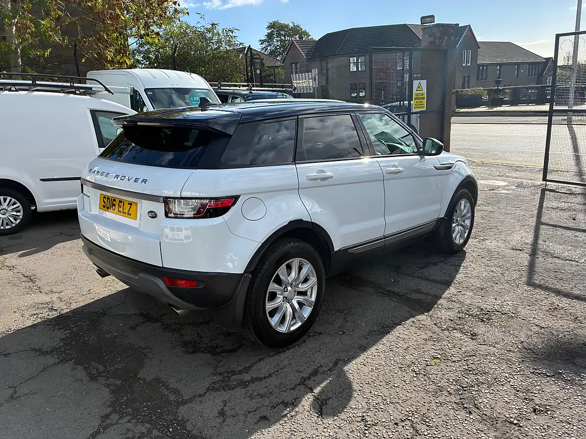 Used 2016 Land Rover Range Rover Evoque Se White - Interior and Exterior details 6