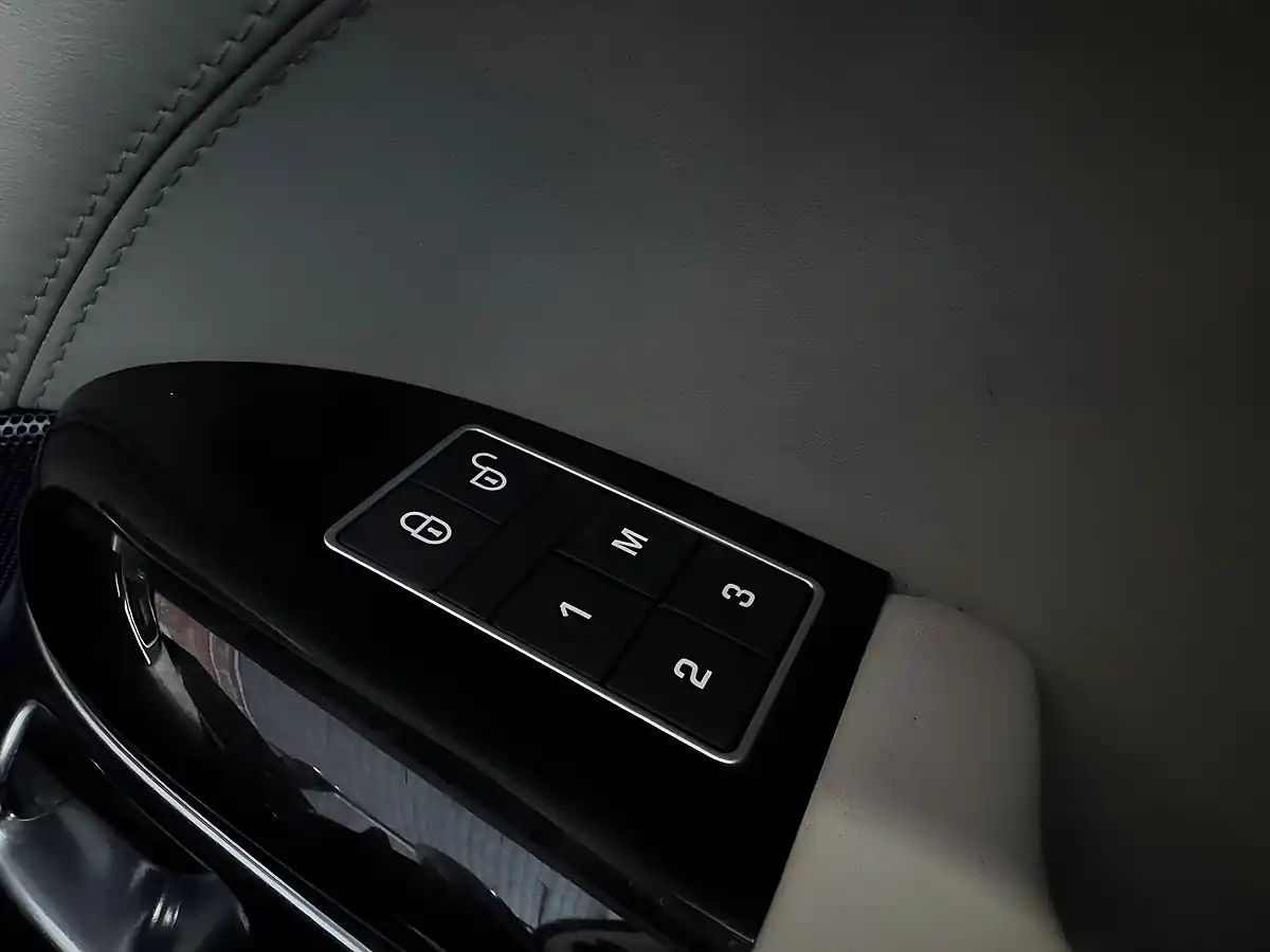 Used 2016 Land Rover Range Rover Sport Autobiography Dynamic Grey - Interior and Exterior details 17