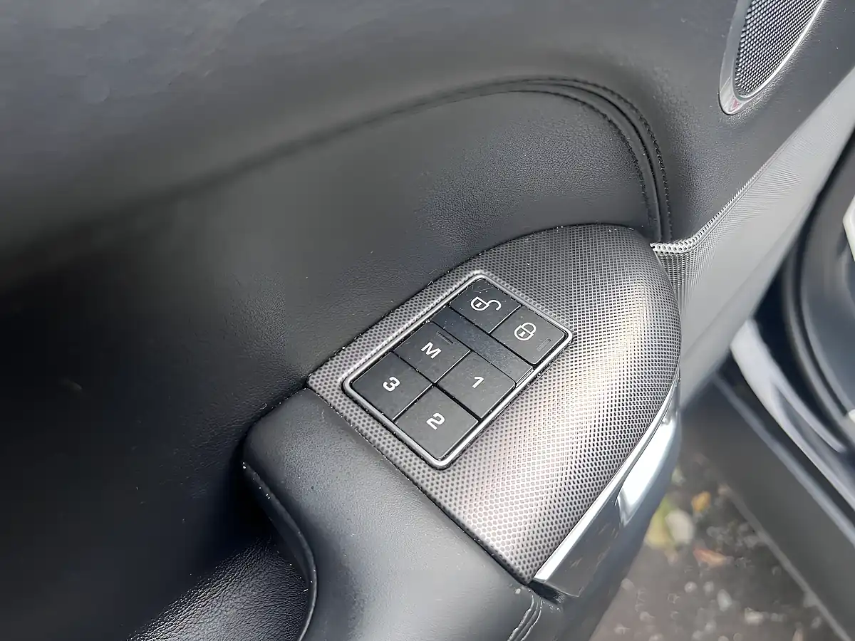Used 2016 Land Rover Range Rover Sport Hse Dynamic Black - Interior and Exterior details 20