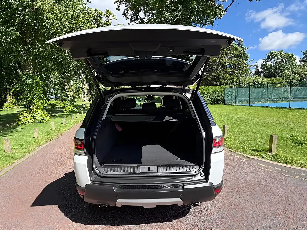 Used 2016 Land Rover Range Rover Sport Hse White - Interior and Exterior details 15