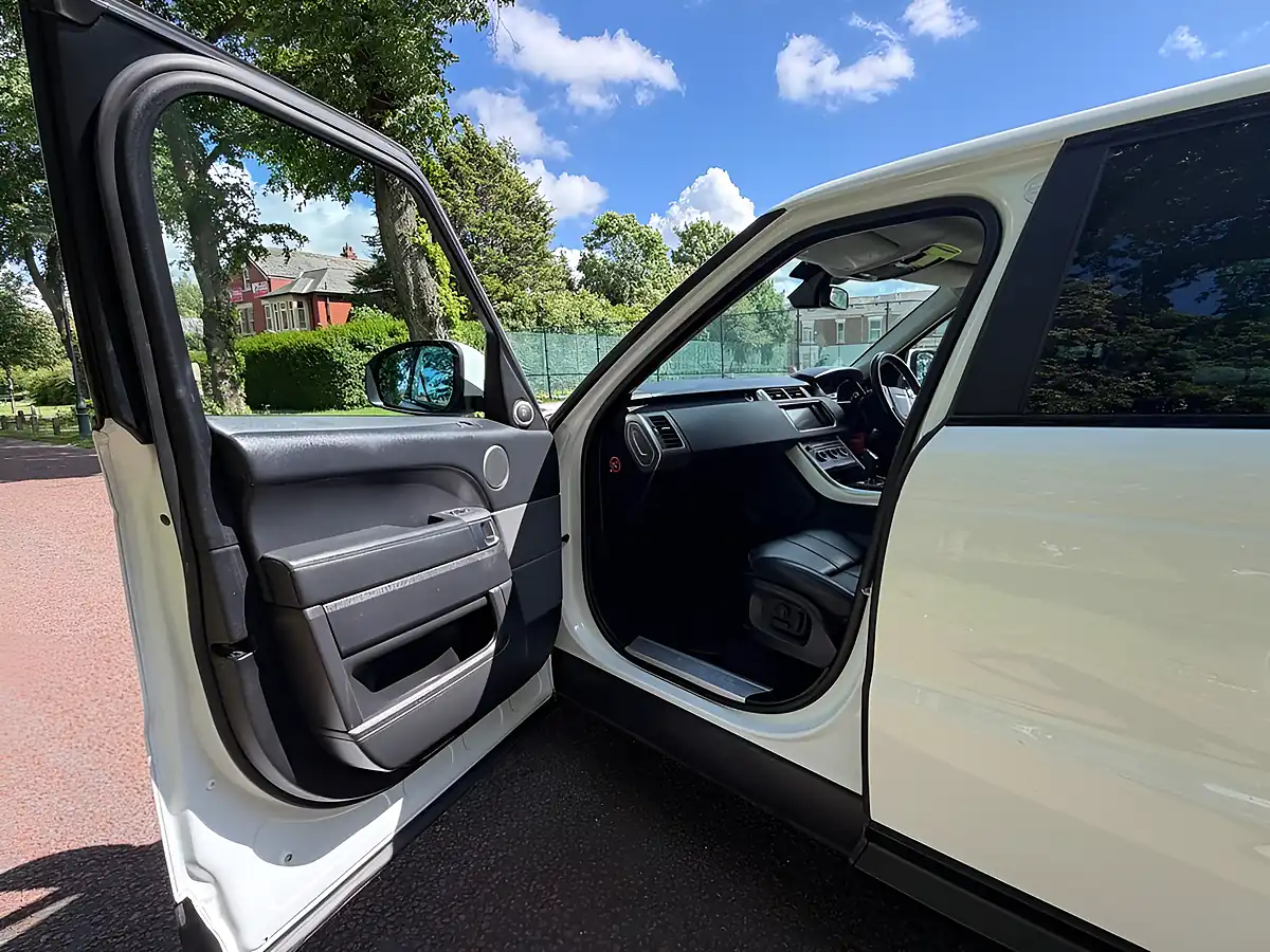 Used 2016 Land Rover Range Rover Sport Hse White - Interior and Exterior details 20