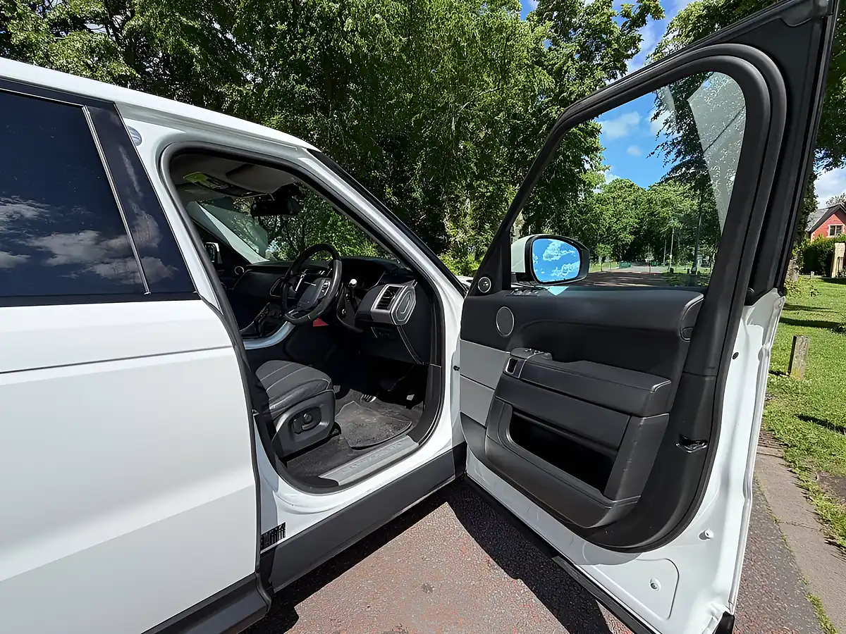 Used 2016 Land Rover Range Rover Sport Hse White - Interior and Exterior details 9