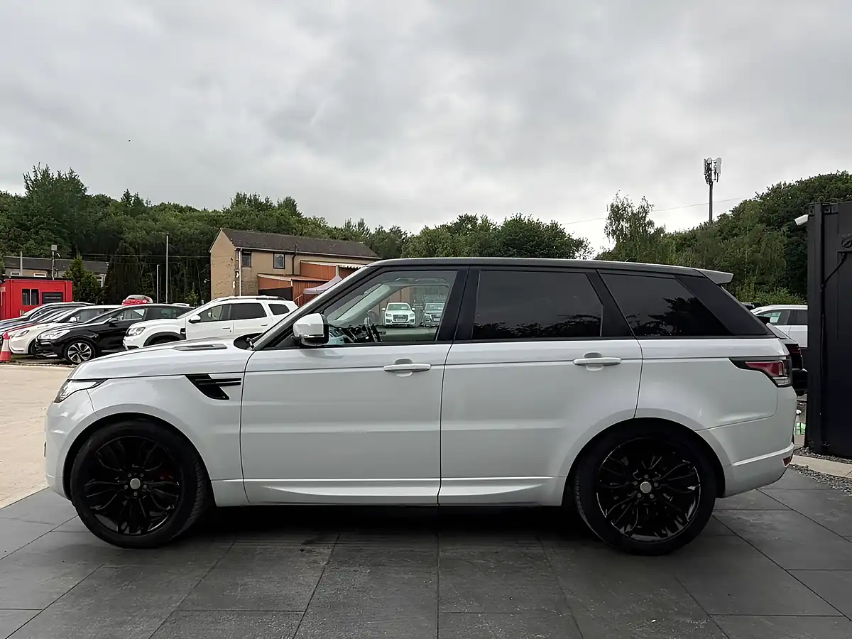 Used 2016 Land Rover Range Rover Sport Hse White - Interior and Exterior details 12