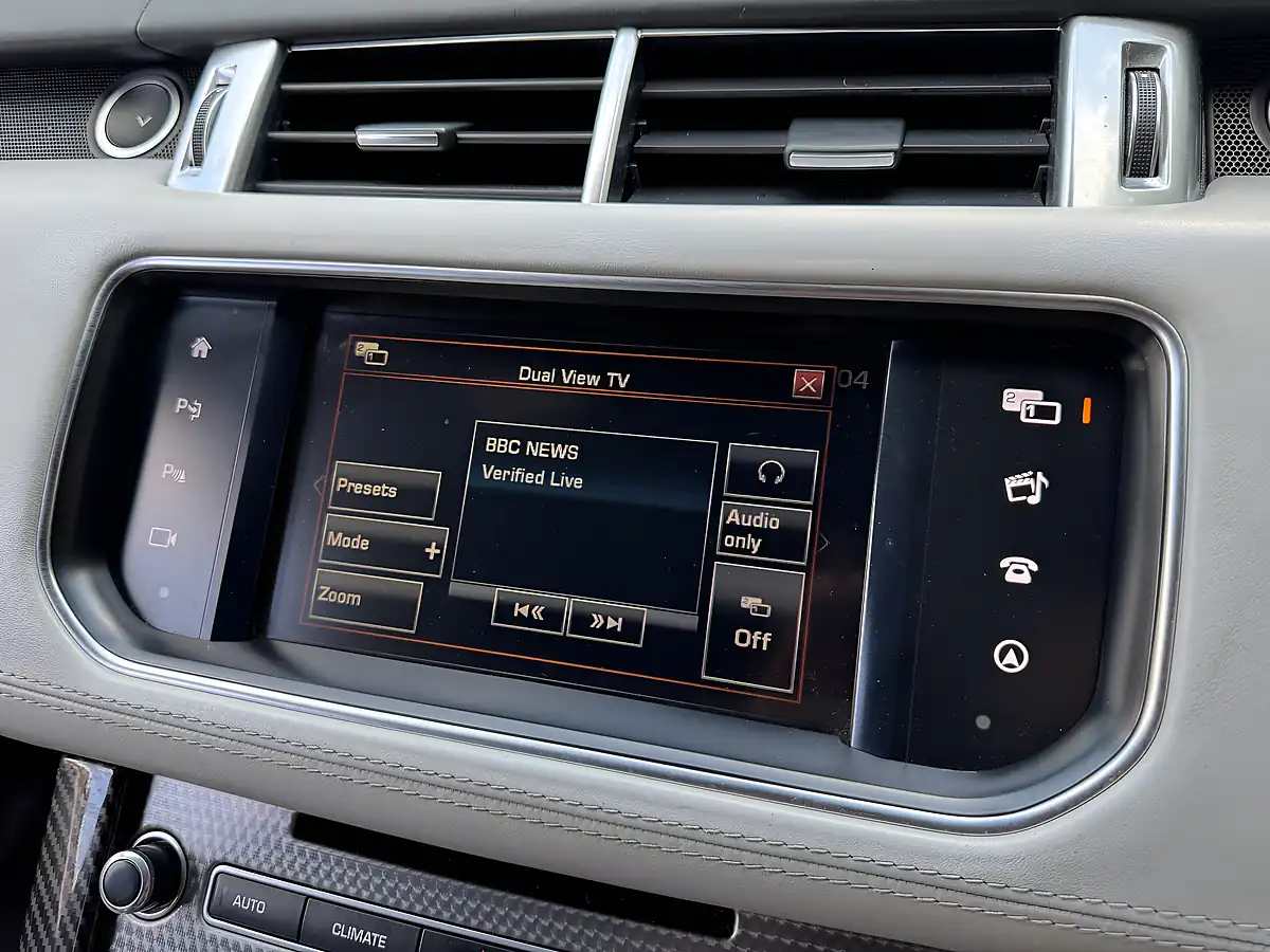Used 2016 Land Rover Range Rover Sport Svr Black - Interior and Exterior details 17