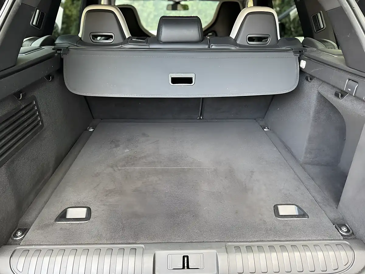 Used 2016 Land Rover Range Rover Sport Svr Black - Interior and Exterior details 20