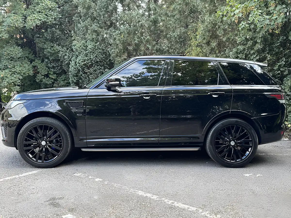 Used 2016 Land Rover Range Rover Sport Svr Black - Interior and Exterior details 5
