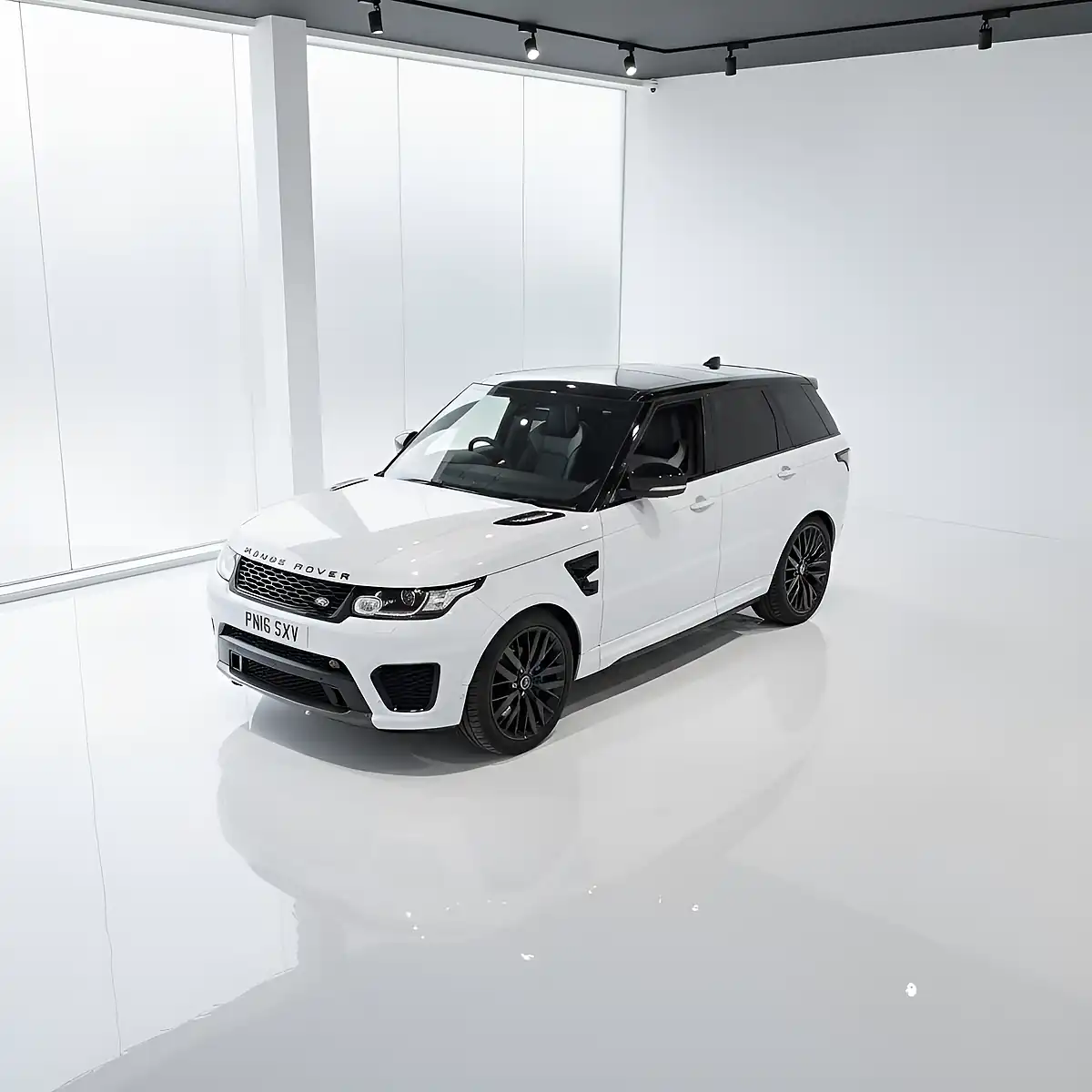 Used 2016 Land Rover Range Rover Sport Svr White - Interior and Exterior details 16