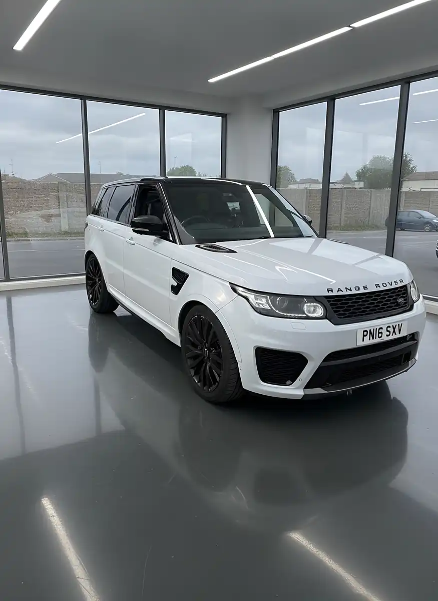 Used 2016 Land Rover Range Rover Sport Svr White - Interior and Exterior details 3