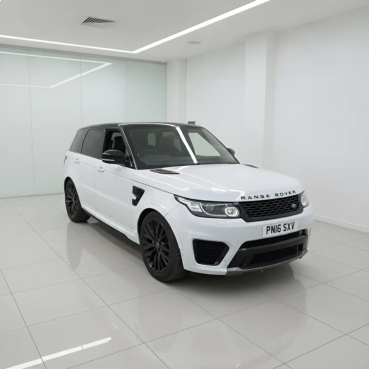 Used 2016 Land Rover Range Rover Sport Svr White - Interior and Exterior details 8