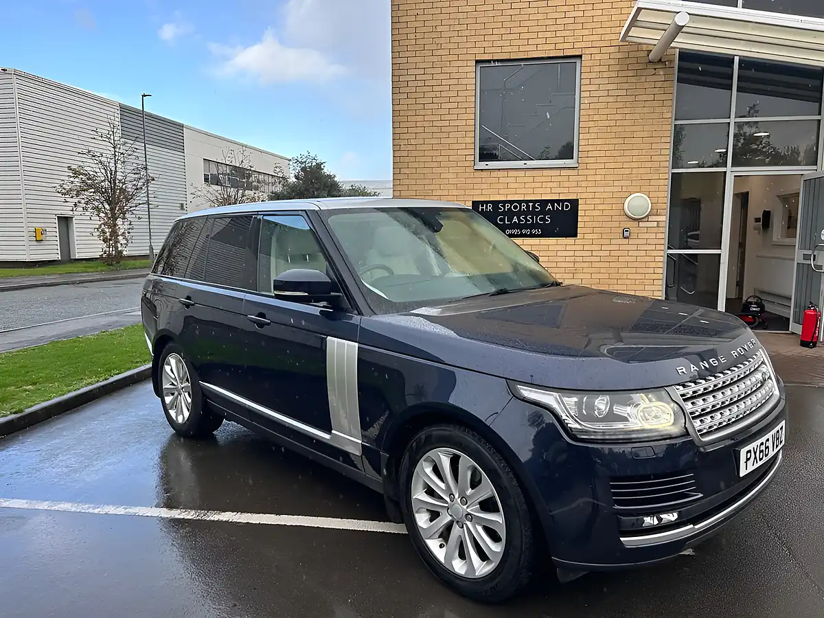 Used 2016 Land Rover Range Rover Vogue Loire Blue Metallic - Interior and Exterior details 3