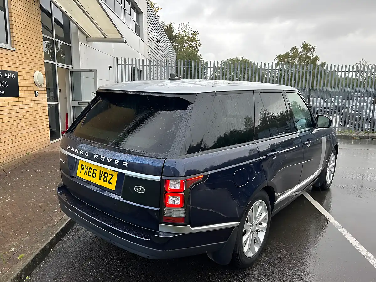 Used 2016 Land Rover Range Rover Vogue Loire Blue Metallic - Interior and Exterior details 5