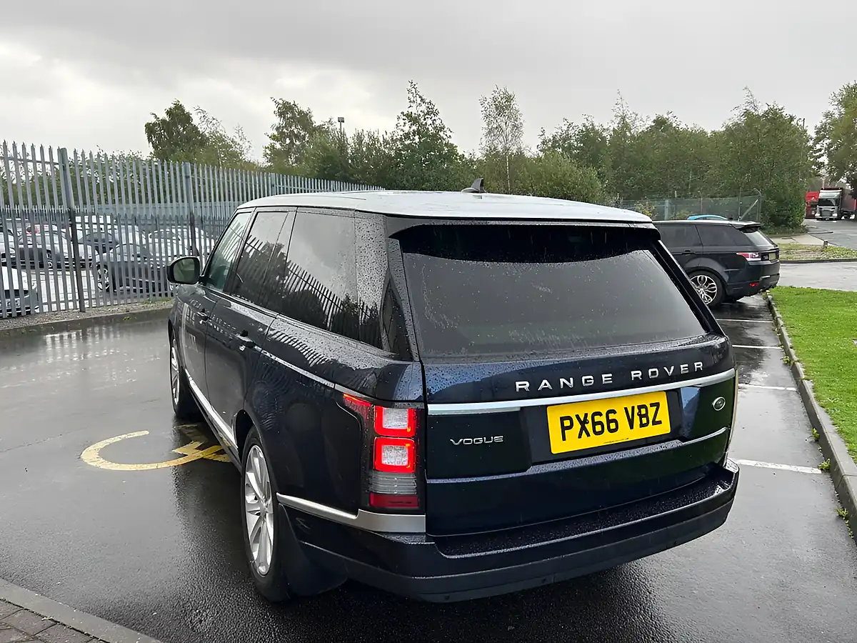Used 2016 Land Rover Range Rover Vogue Loire Blue Metallic - Interior and Exterior details 7