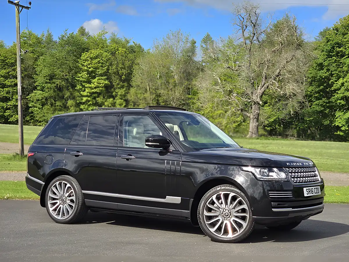 Used 2016 Land Rover Range Rover Vogue Se Black - Interior and Exterior details 5