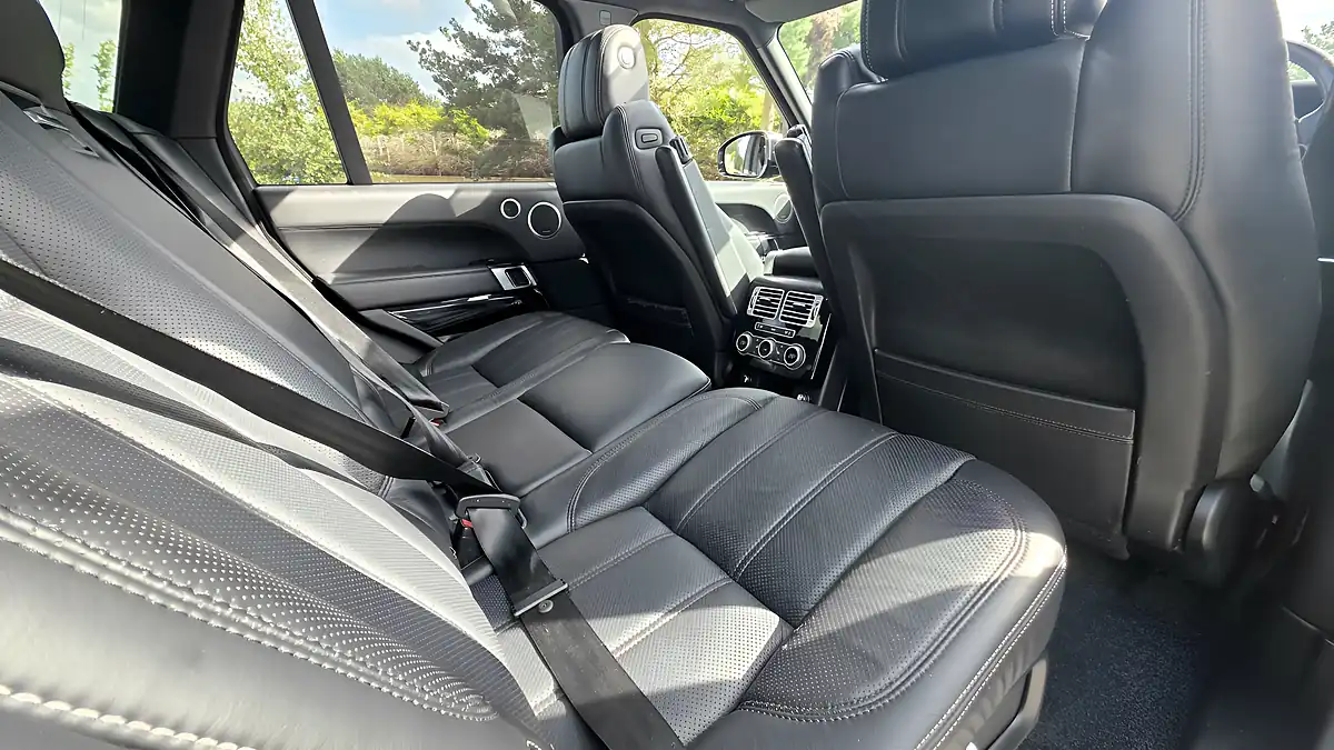 Used 2016 Land Rover Range Rover Vogue Se Grey - Interior and Exterior details 12
