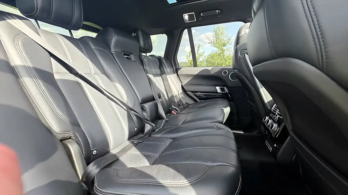 Used 2016 Land Rover Range Rover Vogue Se Grey - Interior and Exterior details 13