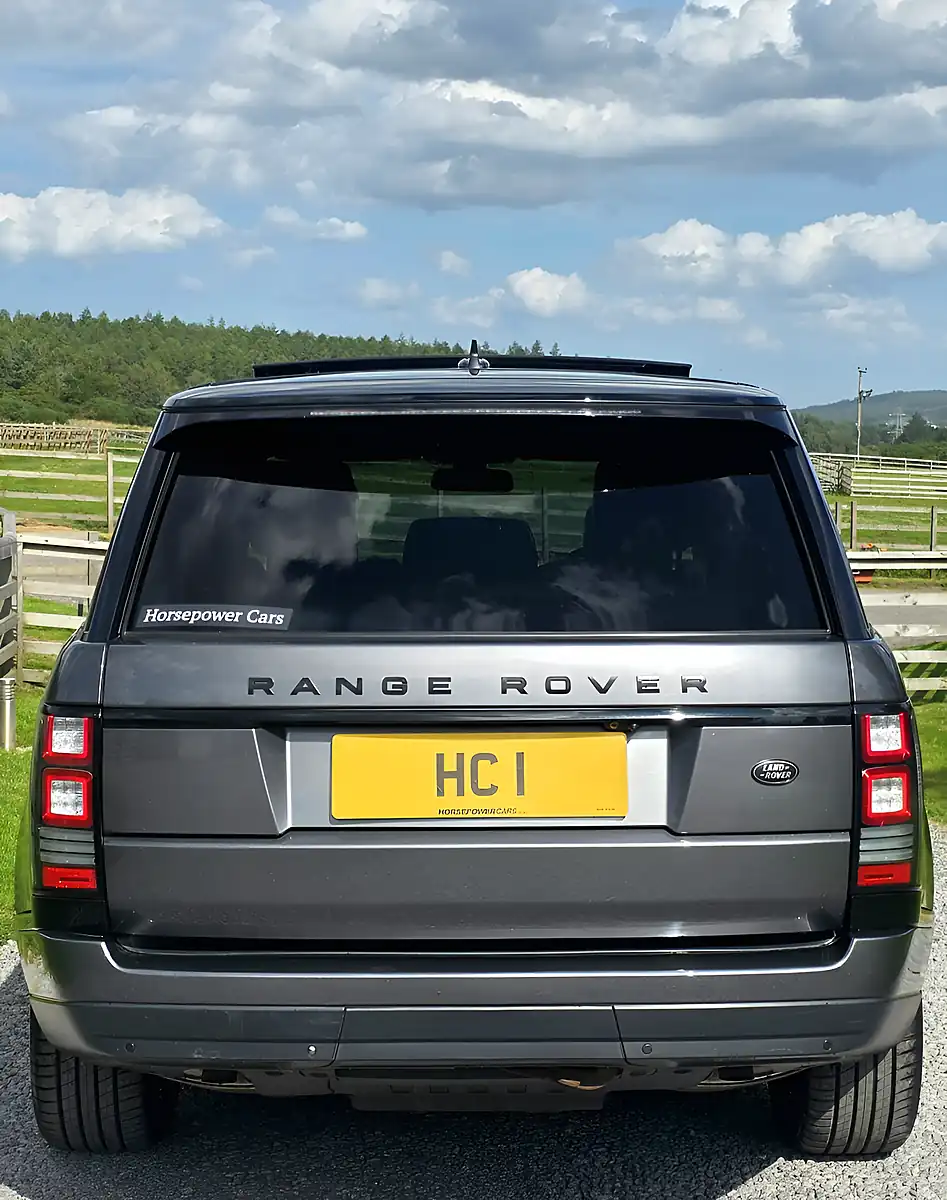 Used 2016 Land Rover Range Rover Vogue Se Grey - Interior and Exterior details 6