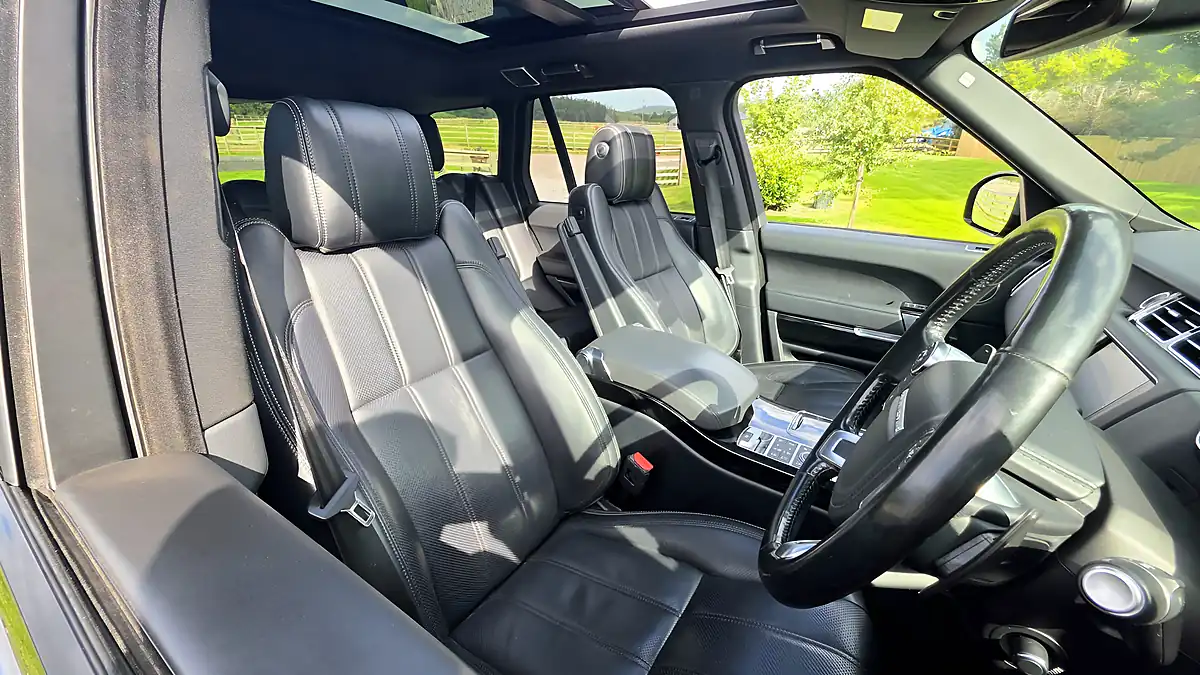 Used 2016 Land Rover Range Rover Vogue Se Grey - Interior and Exterior details 8