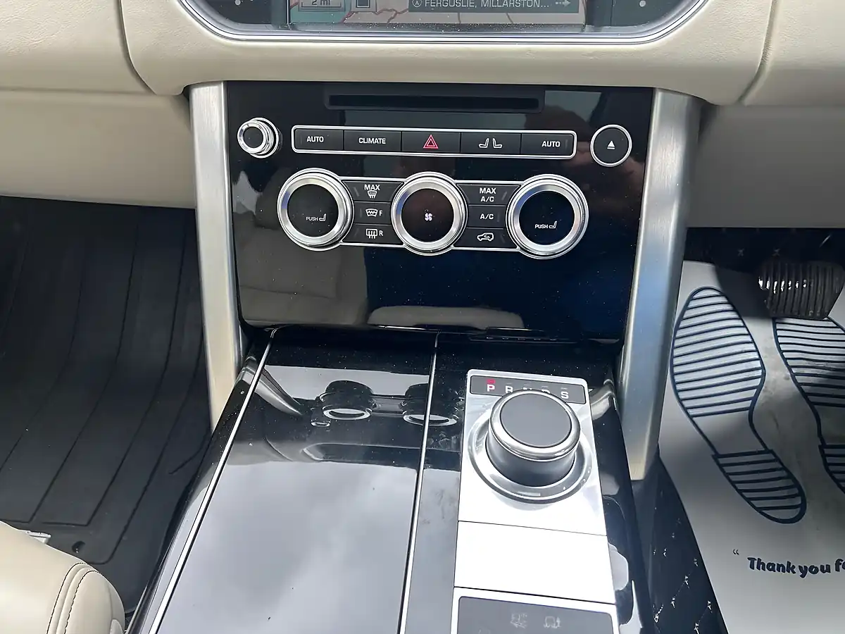 Used 2016 Land Rover Range Rover Vogue Se Grey - Interior and Exterior details 16