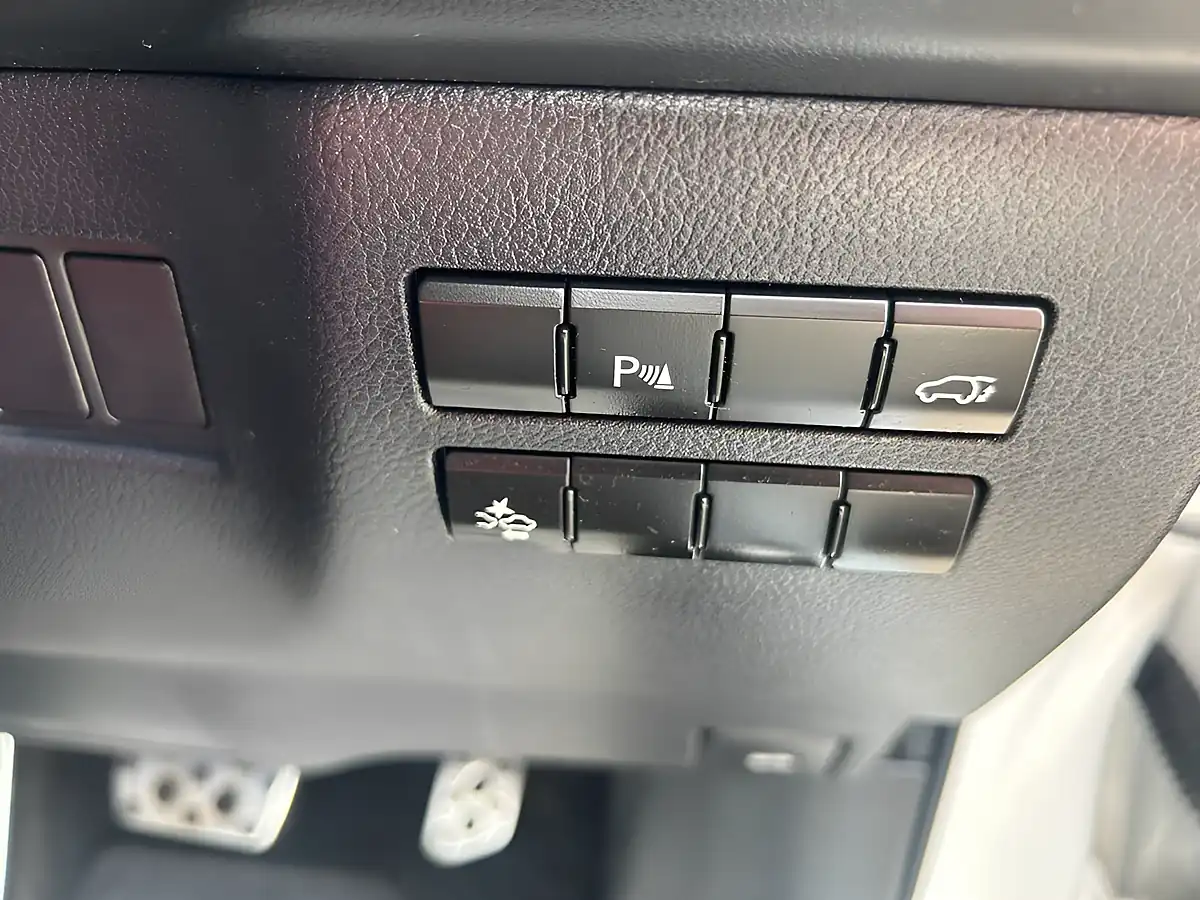 Used 2016 Lexus Nx F Sport White - Interior and Exterior details 9