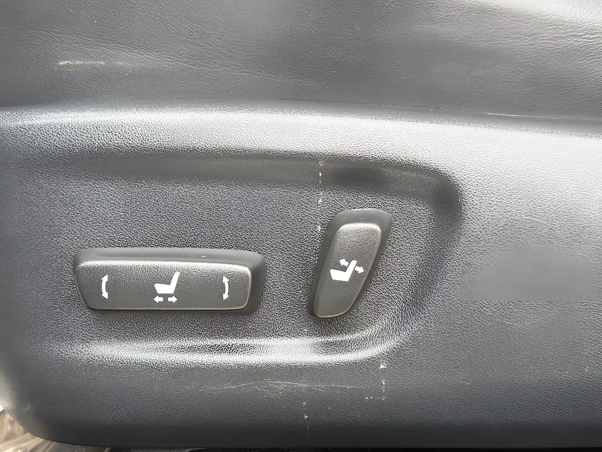 Used 2016 Lexus Nx Premier Silver - Interior and Exterior details 13