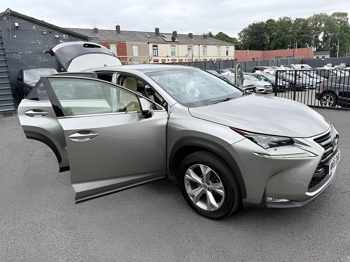 Used 2016 Lexus Nx Premier Silver - Interior and Exterior details 9