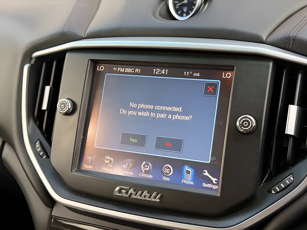 Used 2016 Maserati Ghibli Blue - Interior and Exterior details 16