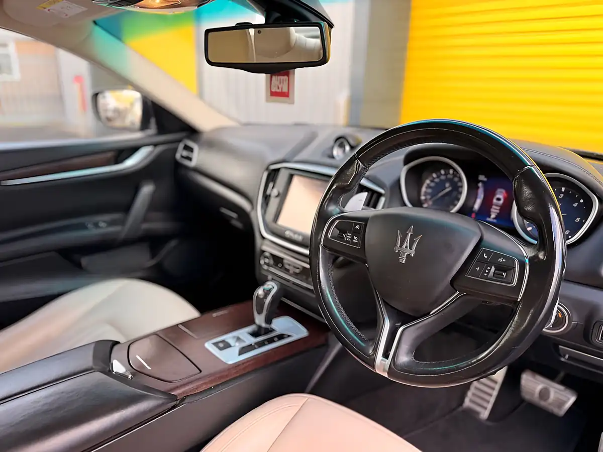 Used 2016 Maserati Ghibli Blue - Interior and Exterior details 18