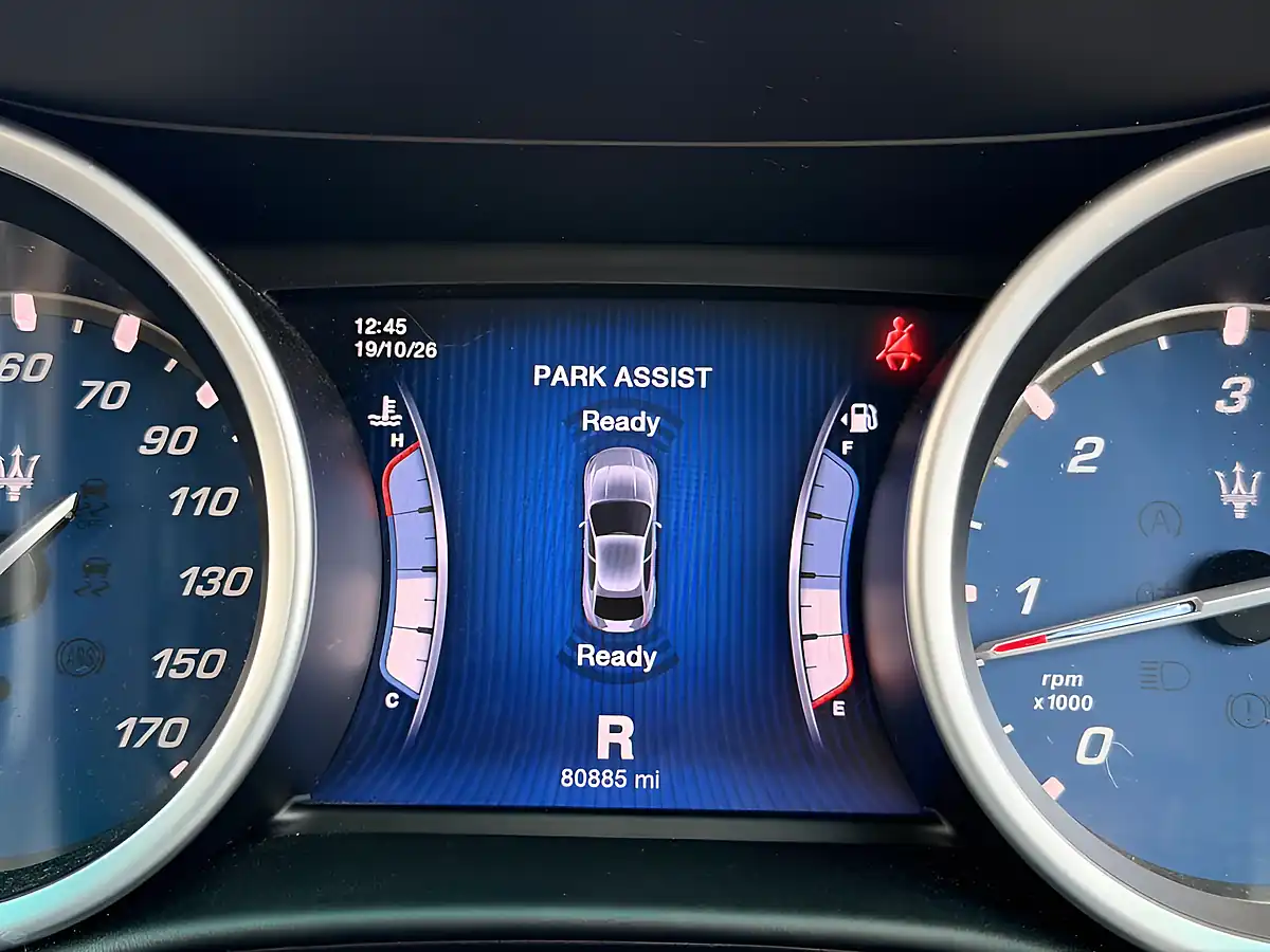 Used 2016 Maserati Ghibli Blue - Interior and Exterior details 20