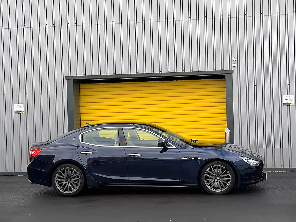 Used 2016 Maserati Ghibli Blue - Interior and Exterior details 6