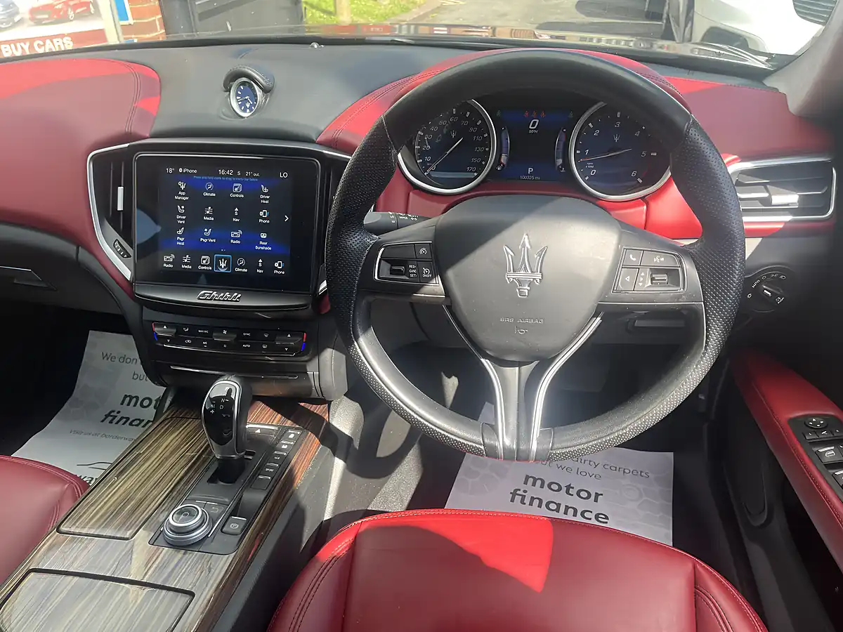 Used 2016 Maserati Ghibli Saloon Black - Interior and Exterior details 12